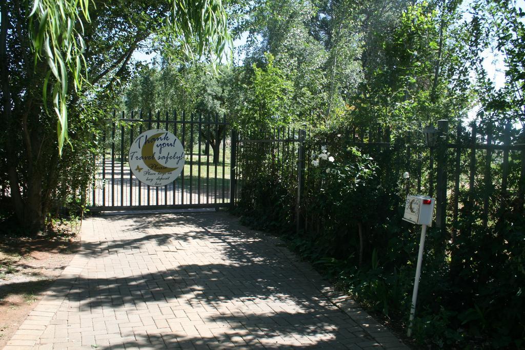 Indigo Moon Guesthouse Лихтенбург Экстерьер фото