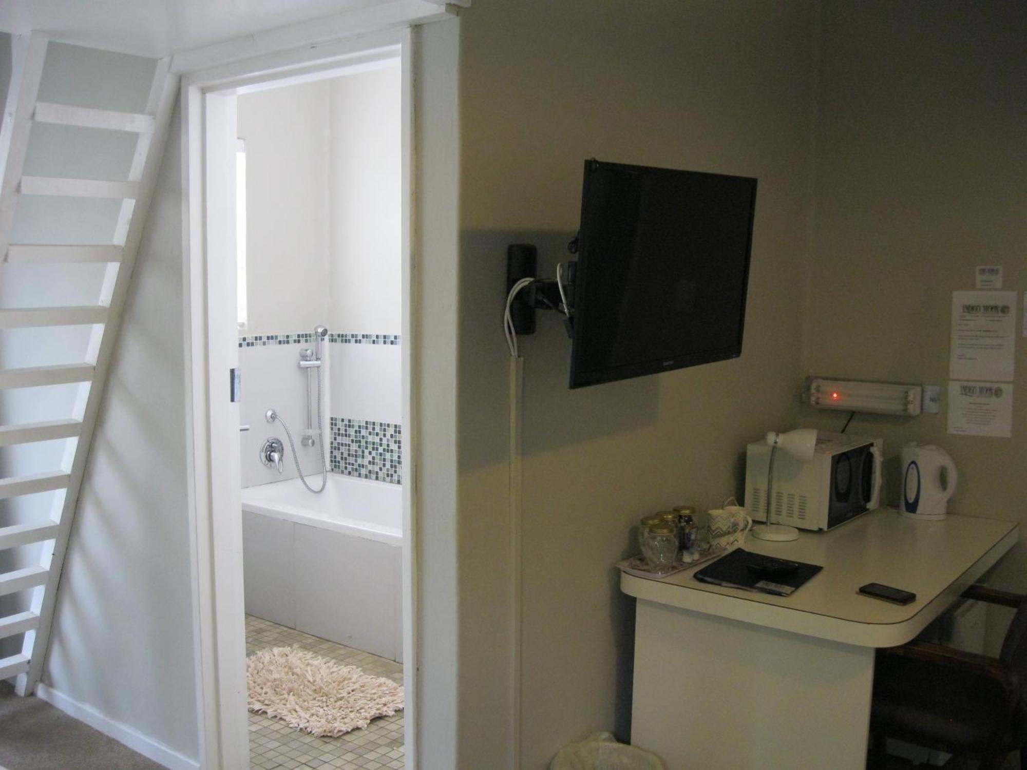 Indigo Moon Guesthouse Лихтенбург Экстерьер фото