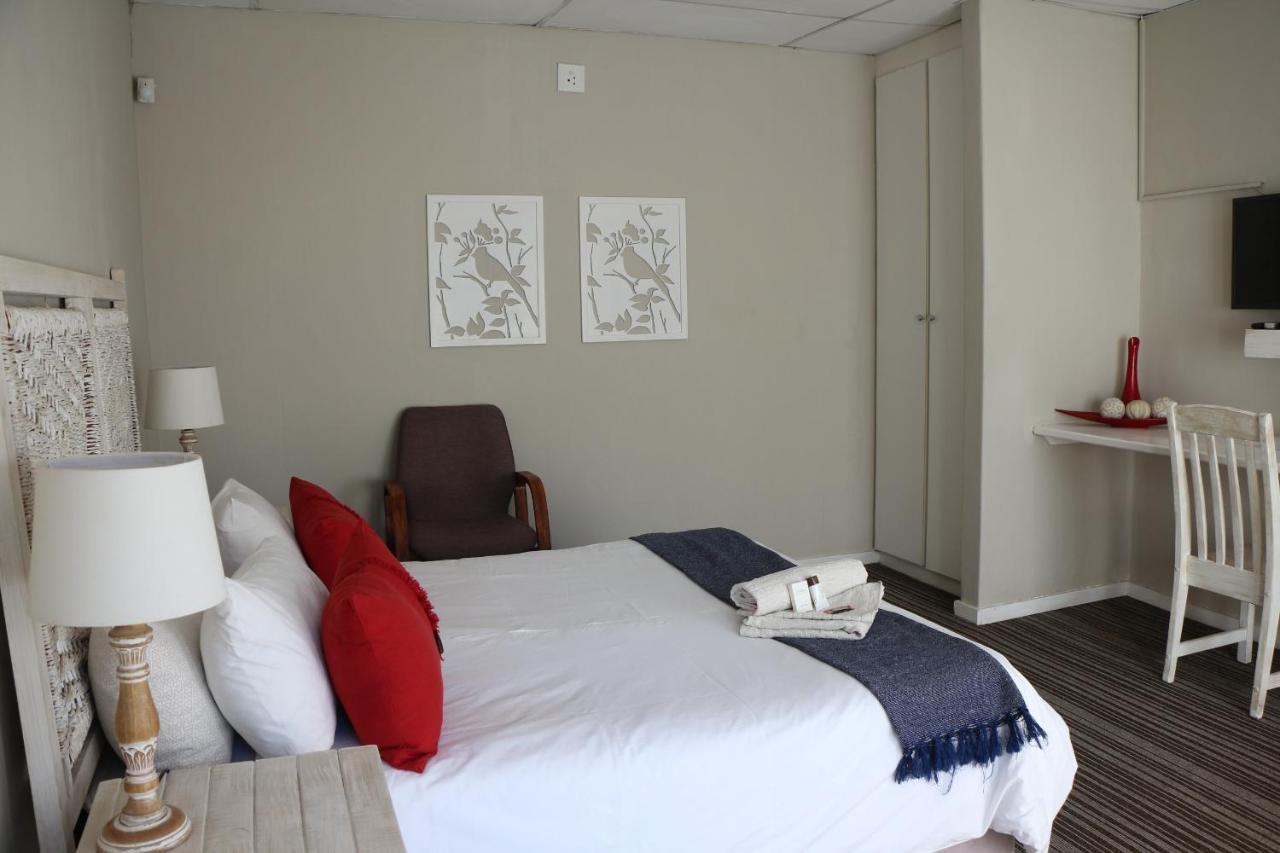 Indigo Moon Guesthouse Лихтенбург Экстерьер фото