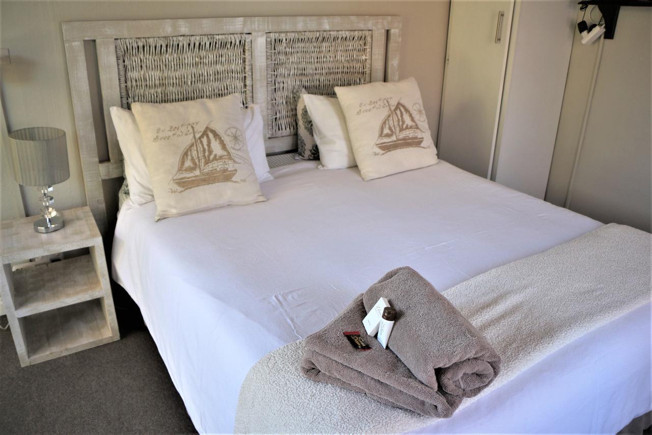 Indigo Moon Guesthouse Лихтенбург Экстерьер фото