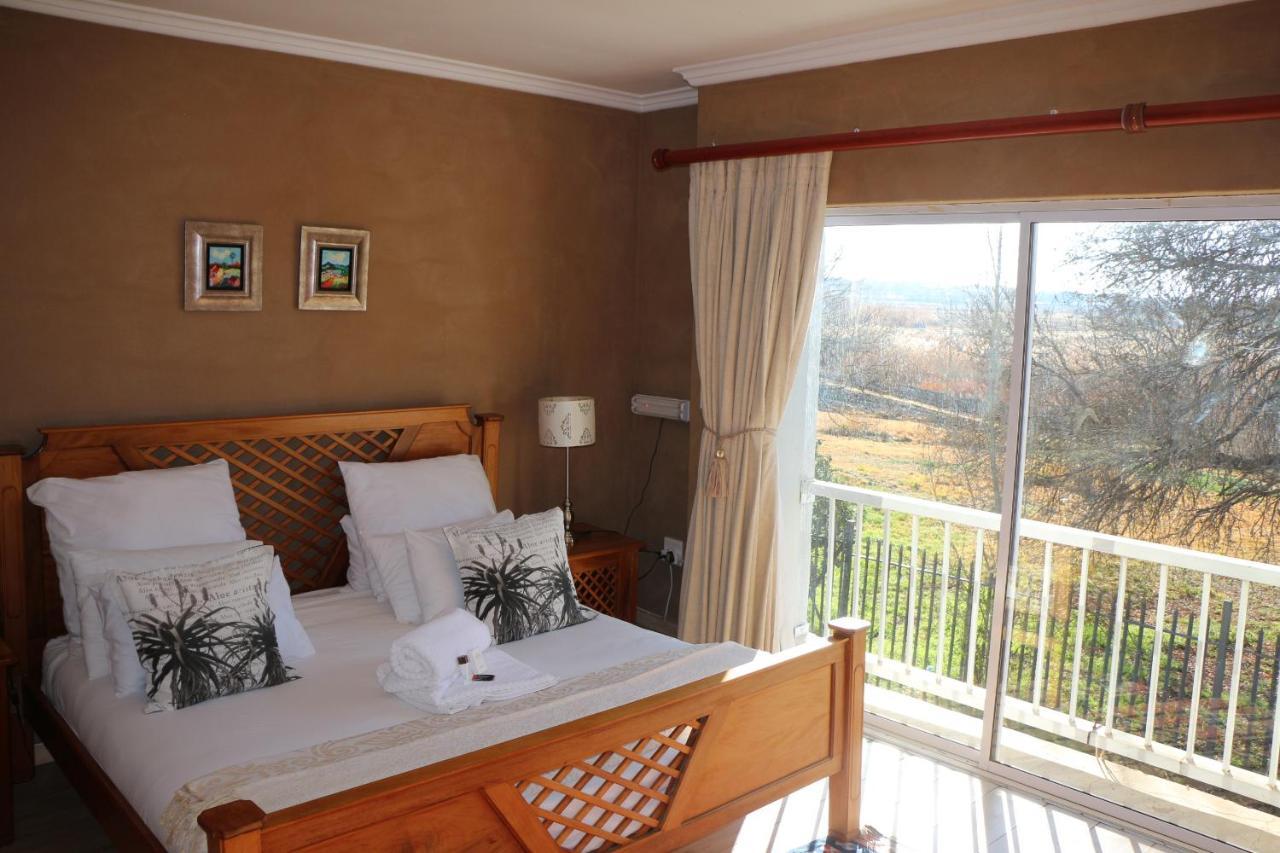 Indigo Moon Guesthouse Лихтенбург Экстерьер фото