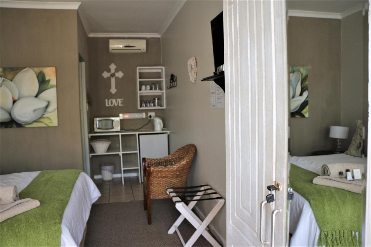 Indigo Moon Guesthouse Лихтенбург Экстерьер фото